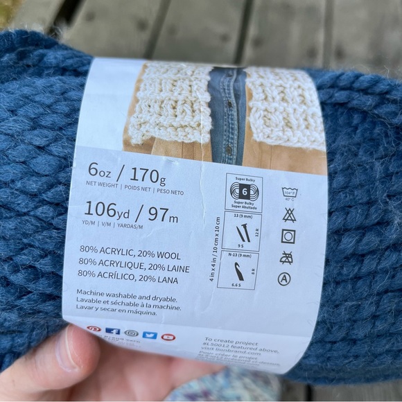 Lion Brand Wool-Ease Thick & Quick Yarn : 2 & 1 Other Unknown Yarn - Picture 12 of 12